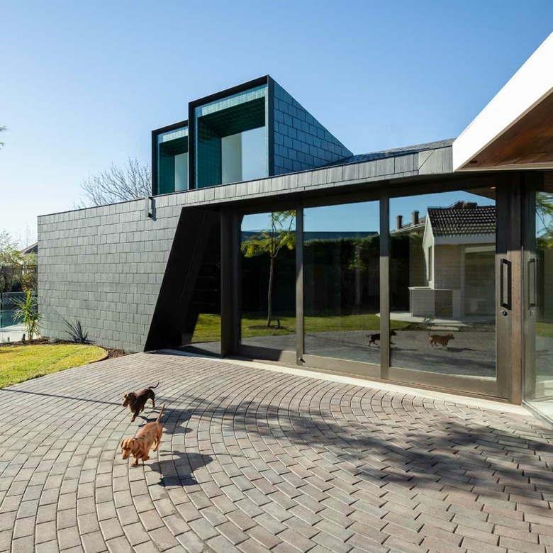 Casa Contemporánea con Piscina